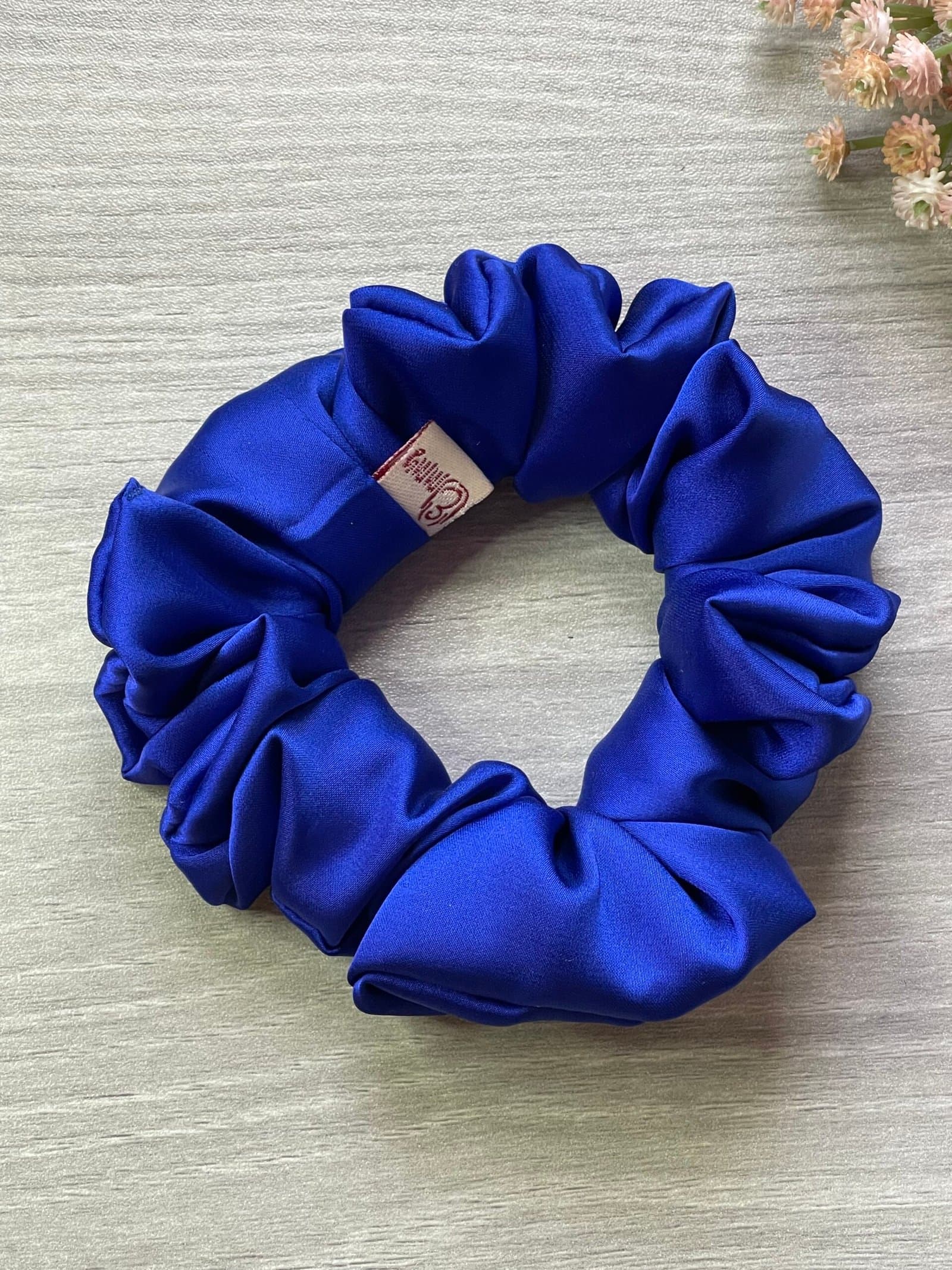 silk scrunchies